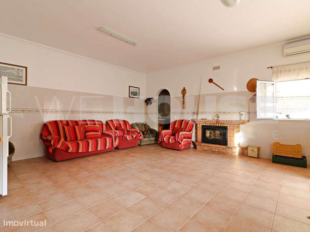 Moradia T4 com 280 m2, inserida em terreno com 2500 m2 em Palmela-42