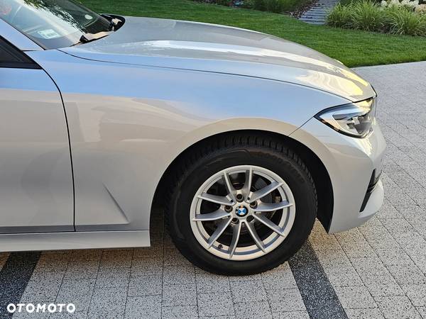 BMW Seria 3 320d M Sport - 26