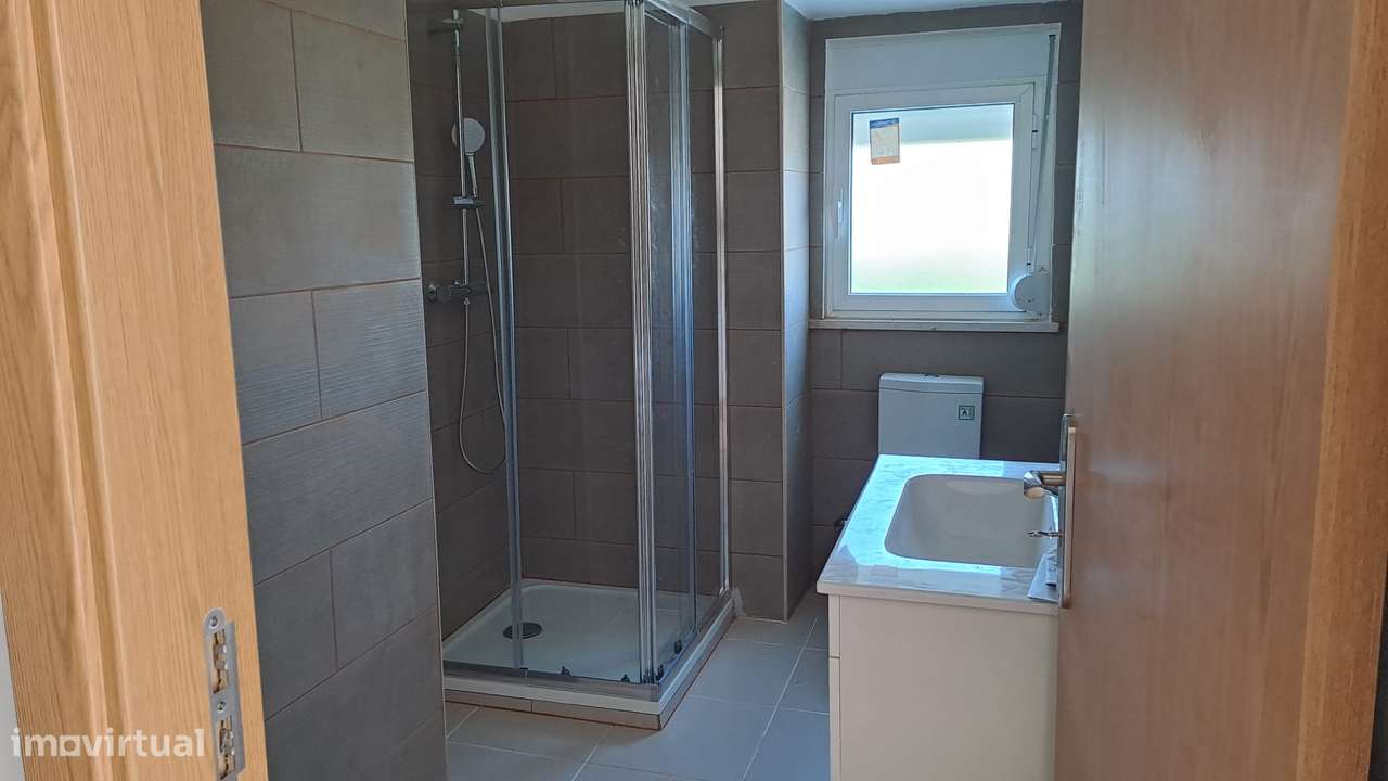 Moradia Bi-Familiar em Vila Verde-12