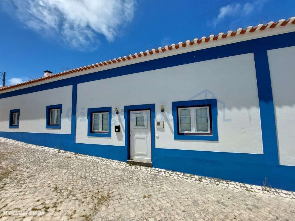 Charme com toque de luxo - Moradia V4 de 2 pisos com jardim em Regu... - Grande imagem: 2/36