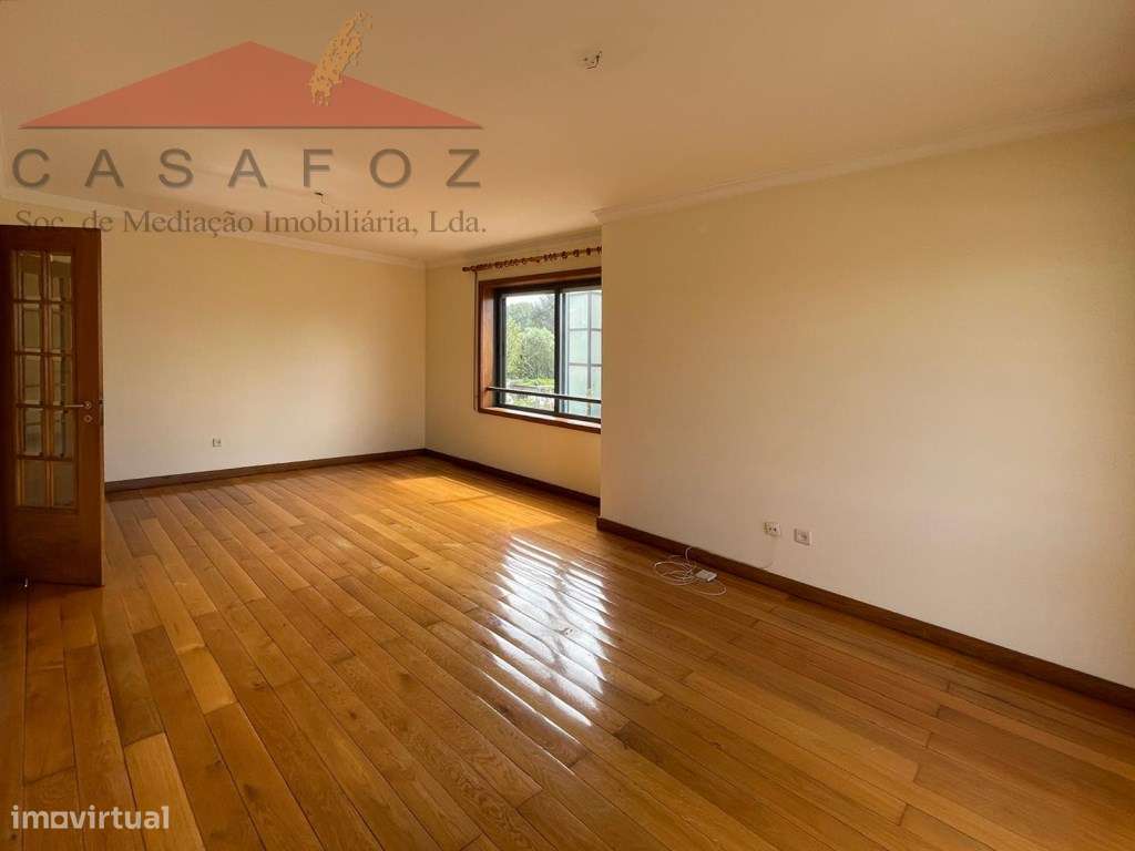 Venda Apartamento T2 em ótimo estado na Rua Lidador - Grande imagem: 3/35