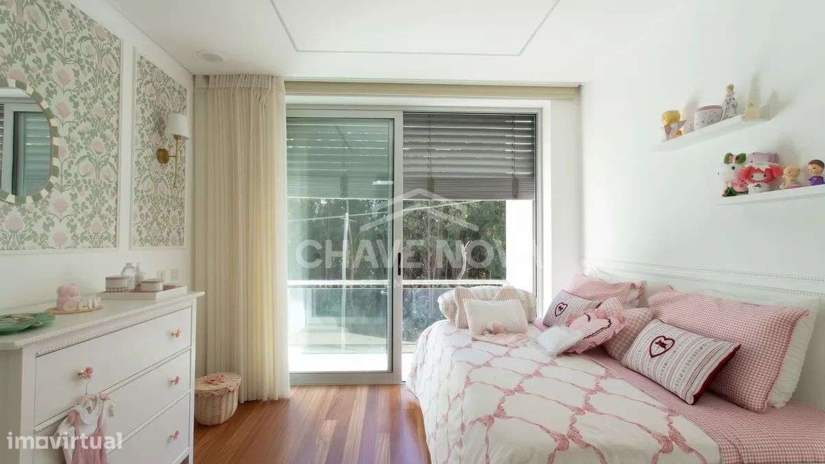 Moradia T3 com 4 casas de banho e piscina na Madalena-25