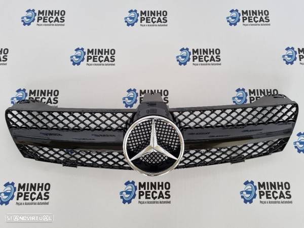 Grelha Frontal Mercedes CLS (W219) - 2