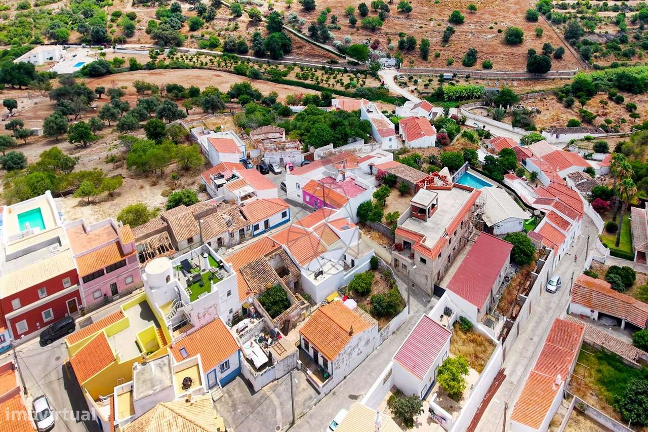 Ruína com Potencial para Reconstrução em Alcantarilha – Excelente Opor - Grande imagem: 4/18