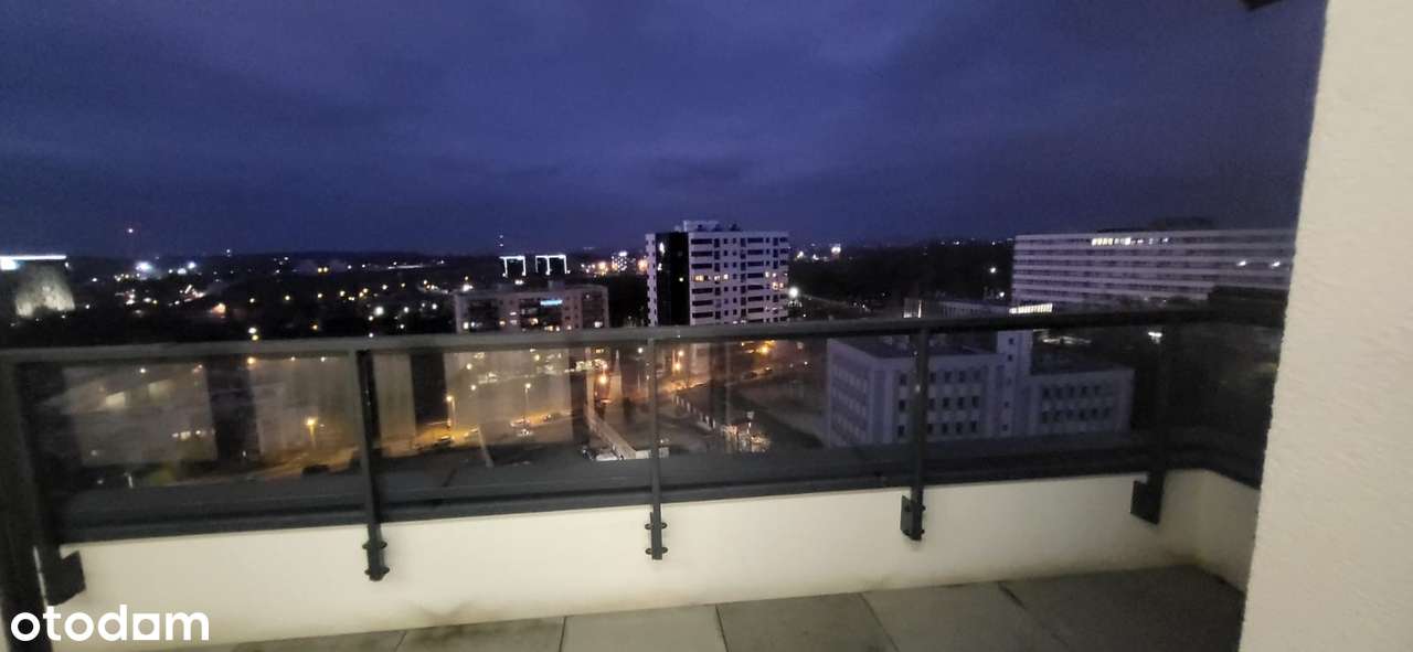 800m od Spodka, 13 piętro, 2 łazienki, klimatyzacja w każdym pokoju-9