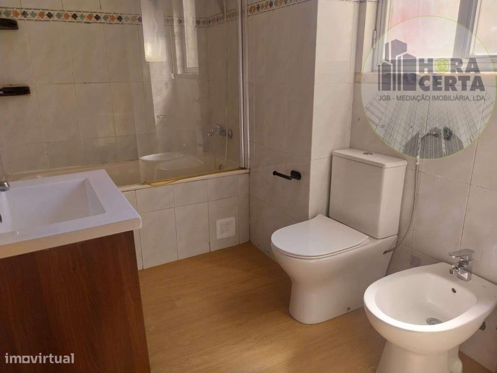 Apartamento T4 nas Mercês!-12