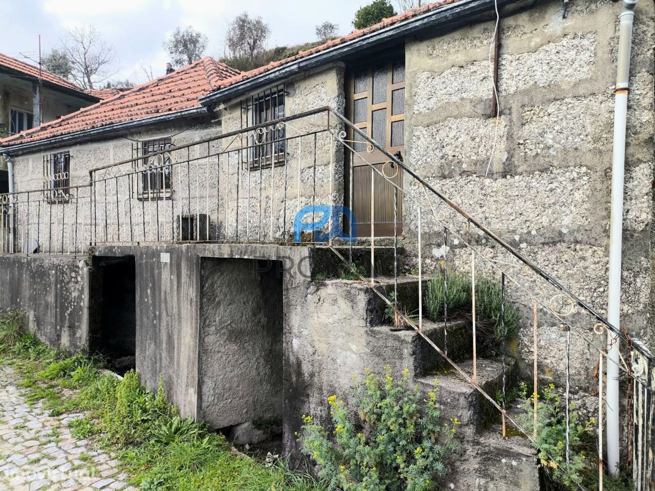 Moradia com terreno em Ansiães Amarante