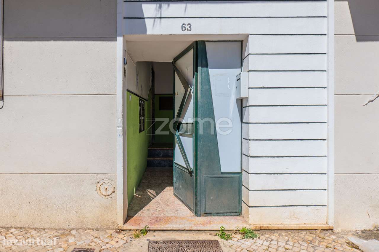 Apartamento T1+1 Baixa da Banheira-11