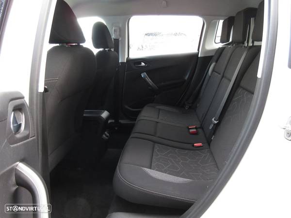 Peugeot 2008 1.6 BlueHDi Style - 27