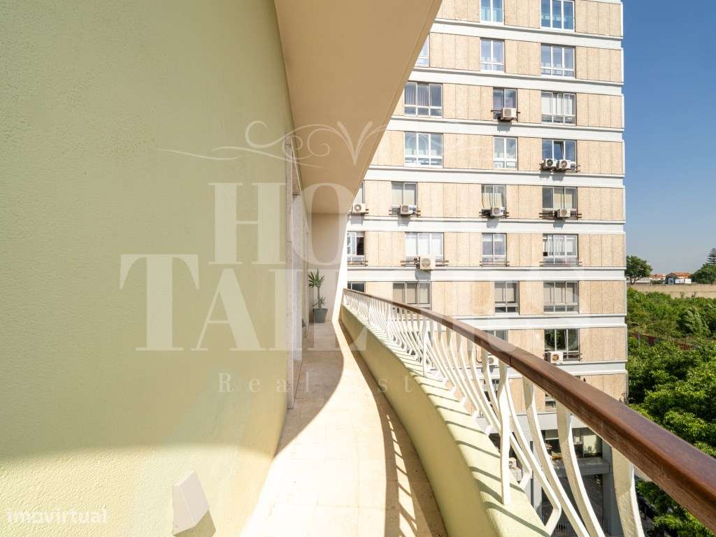 T2 Renovado com 81 m² e 12 m² de Varandas | Piso Alto | Excelente E...-12
