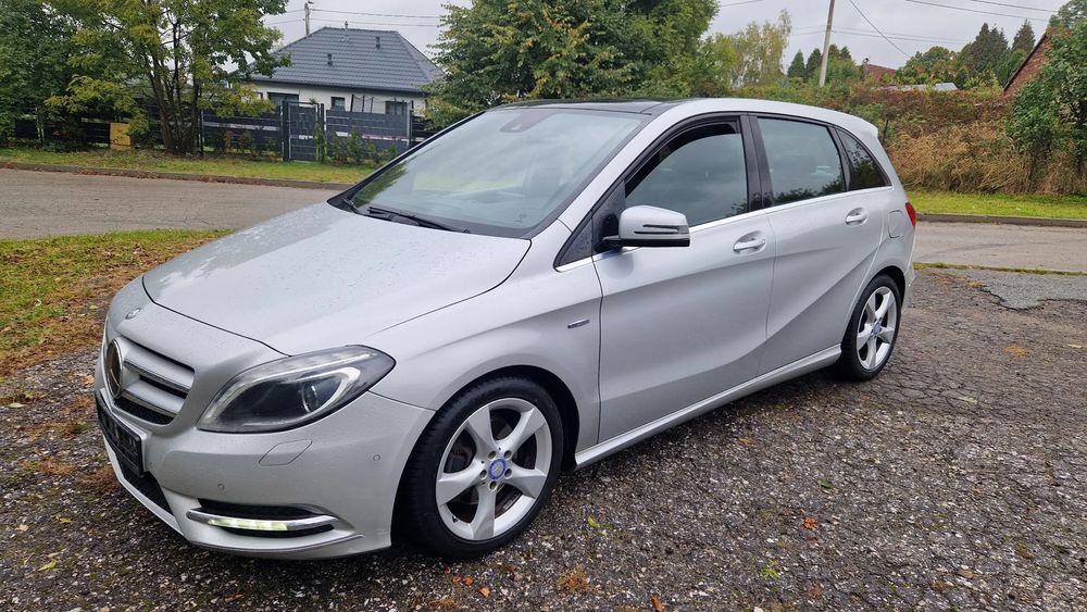 Mercedes-Benz B W246 200 CDI (BlueEFFICIENCY) 2012