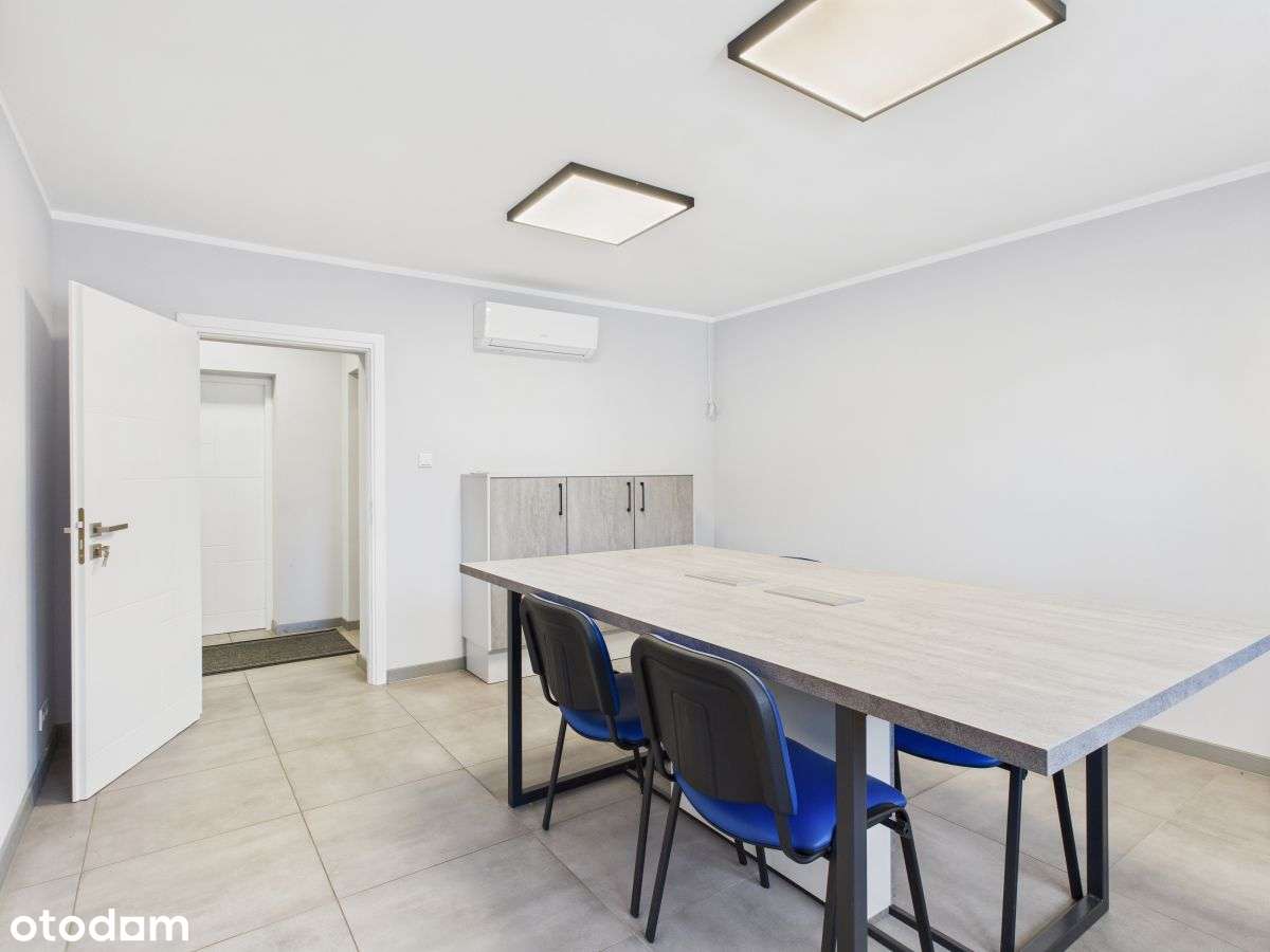 Budynek biurowo-usługowy z parkingiem-13