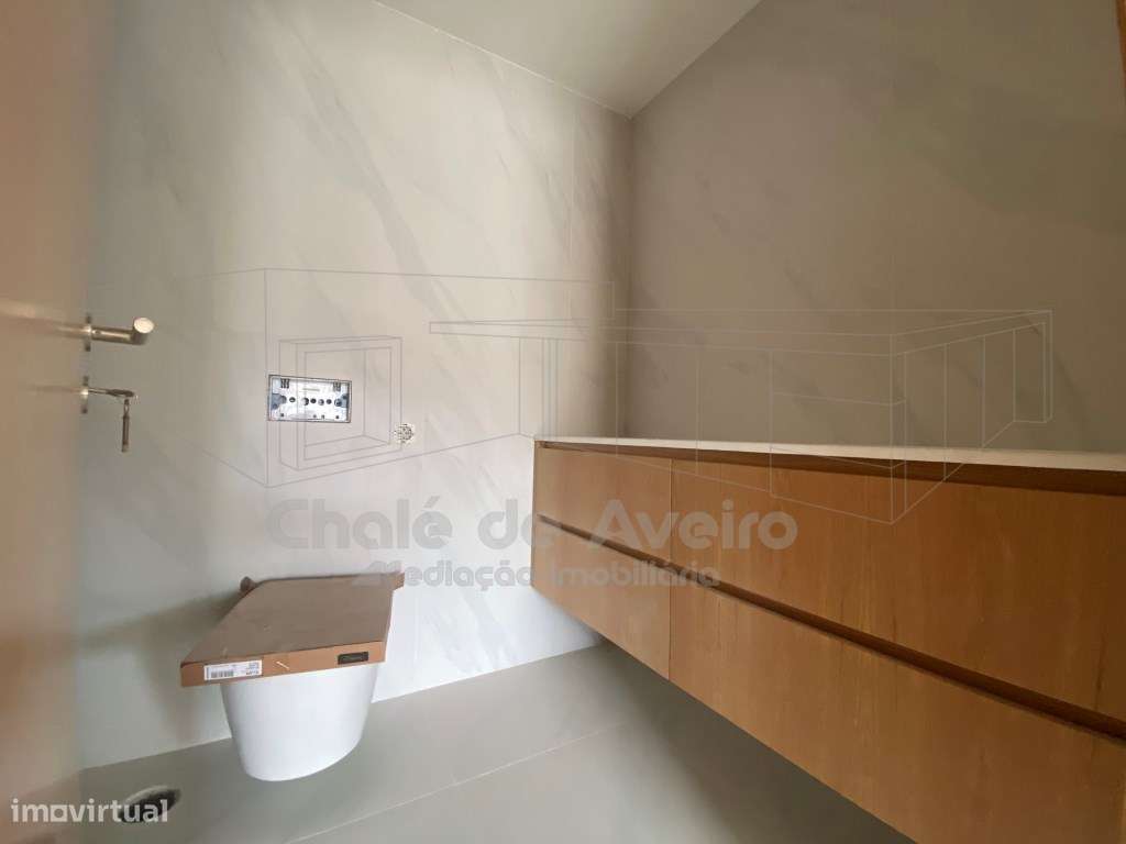 Apartamento T2 centro de Aveiro com arrumo e lugar de estacionament... - Grande imagem: 5/11