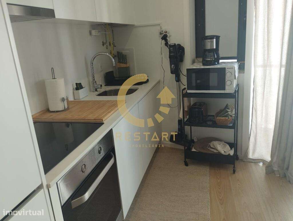 Apartamento T0 com Varanda e Garagem – Leça da Palmeira-4