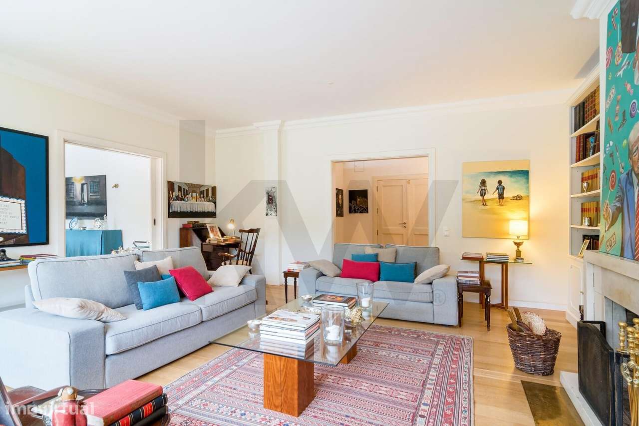 Moradia com jardim e piscina em condominio exclusivo no Estoril - Grande imagem: 4/29