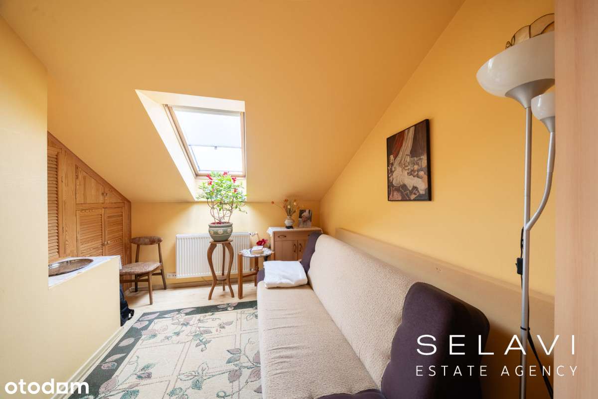 Dom podzielony na dwa mieszkania i biura-14