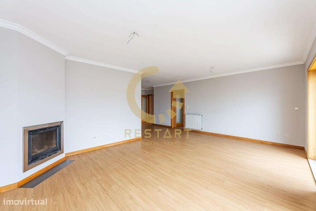 Apartamento T3 com excelente exposição solar, box fechada e junto ao m - Grande imagem: 5/60