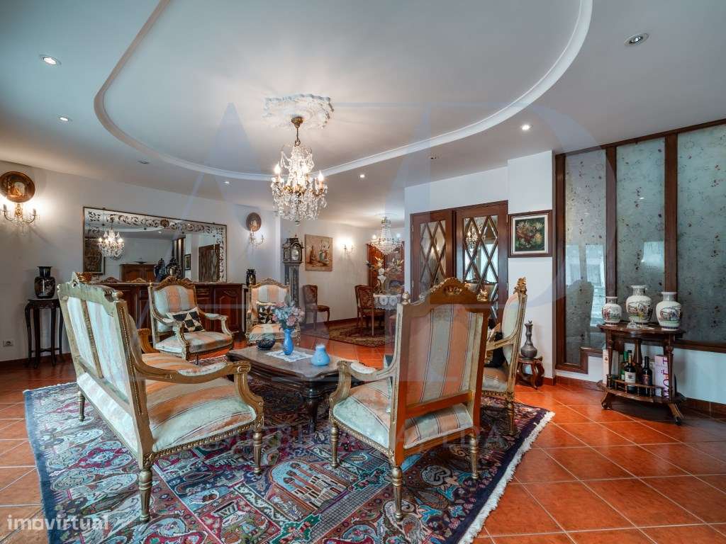 Moradia T4 com espaço comercial e logradouro no centro da Póvoa de ...-5