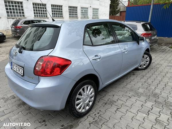 Toyota Auris 1.6 Executive - 4