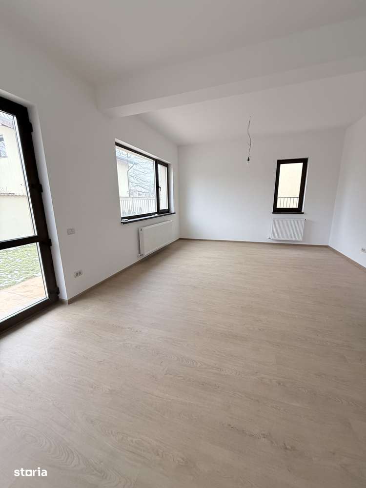 Casa individuala cu curte, 3 dormitoare - Maracineni-16