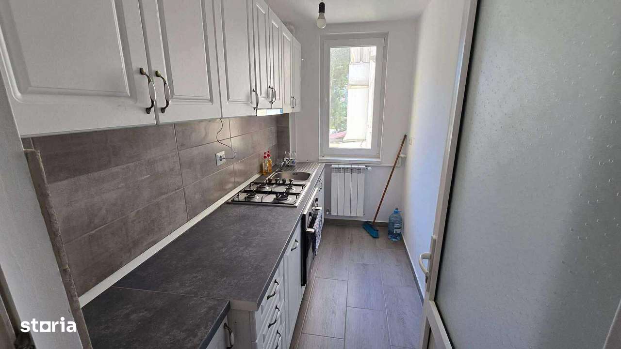 Ofer spre închiriere apartament cu 3 camere et 1 - Imagine principală: 3/9