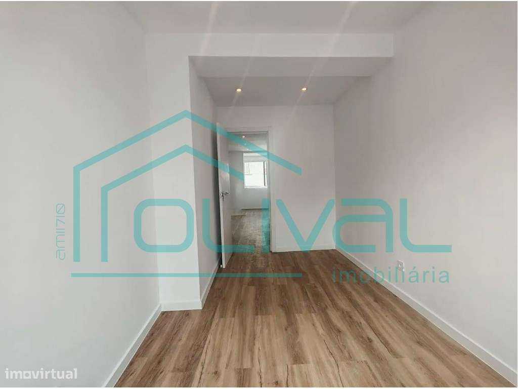Apartamento T2 à venda na Centro de Queluz-7