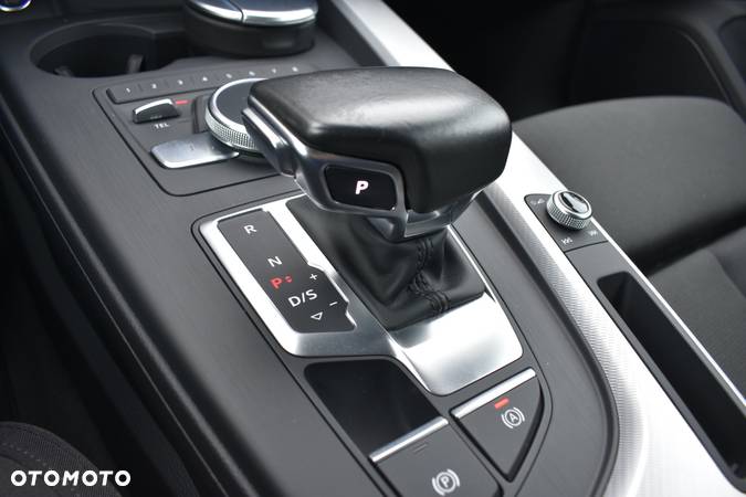 Audi A4 2.0 TDI Quattro S tronic - 37