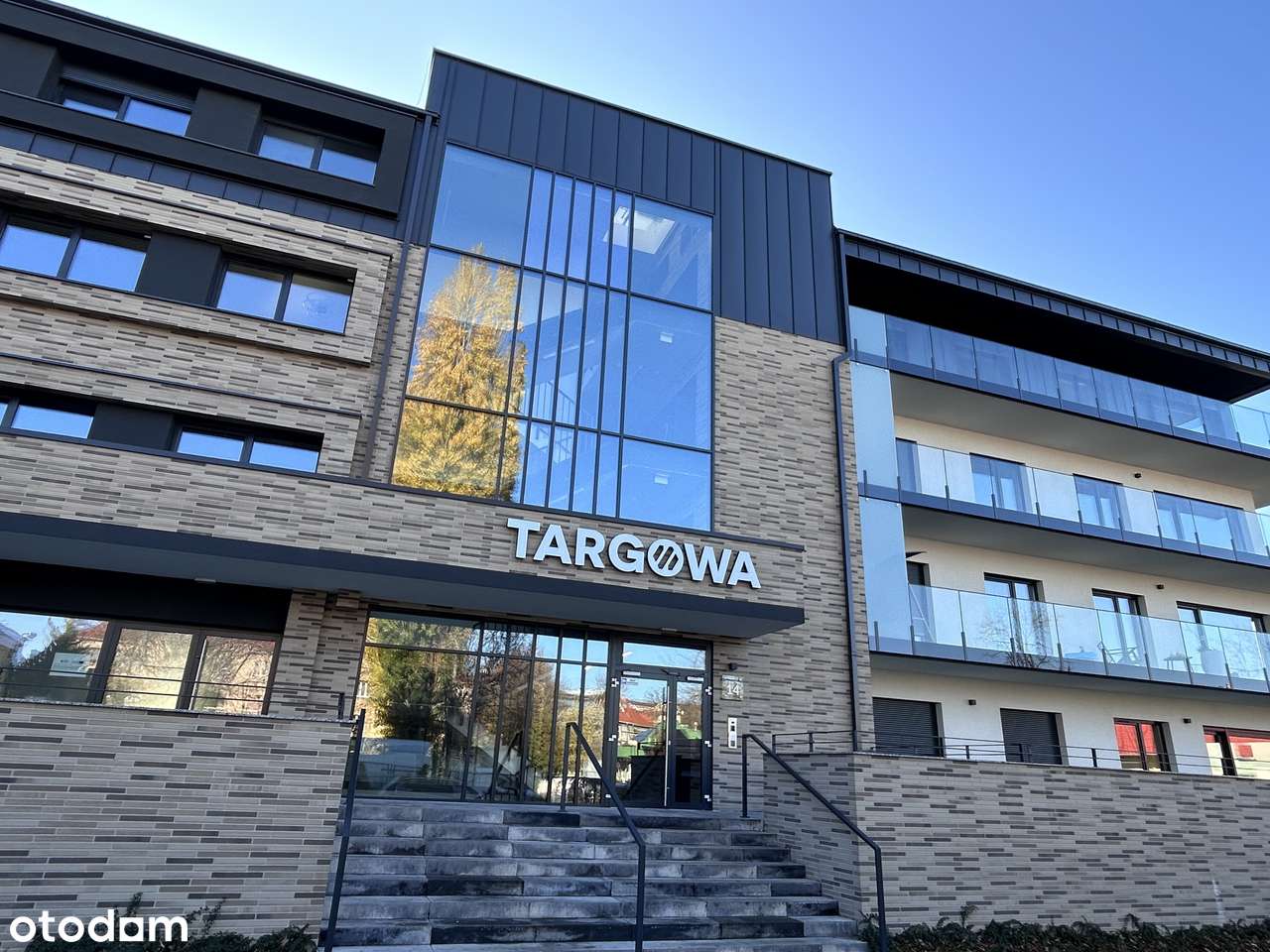 Nowe, wykończone mieszkanie + parking.  Centrum, ul. Targowa-0