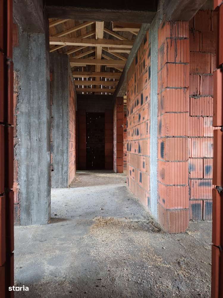 FARA COMISIOANE casa 4 camere 2 bai 400mp regim P+pod terasa la cheie-14