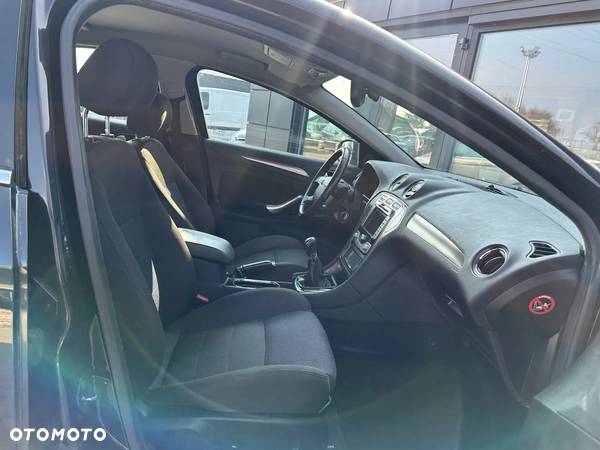 Ford Mondeo 2.0 Titanium - 21