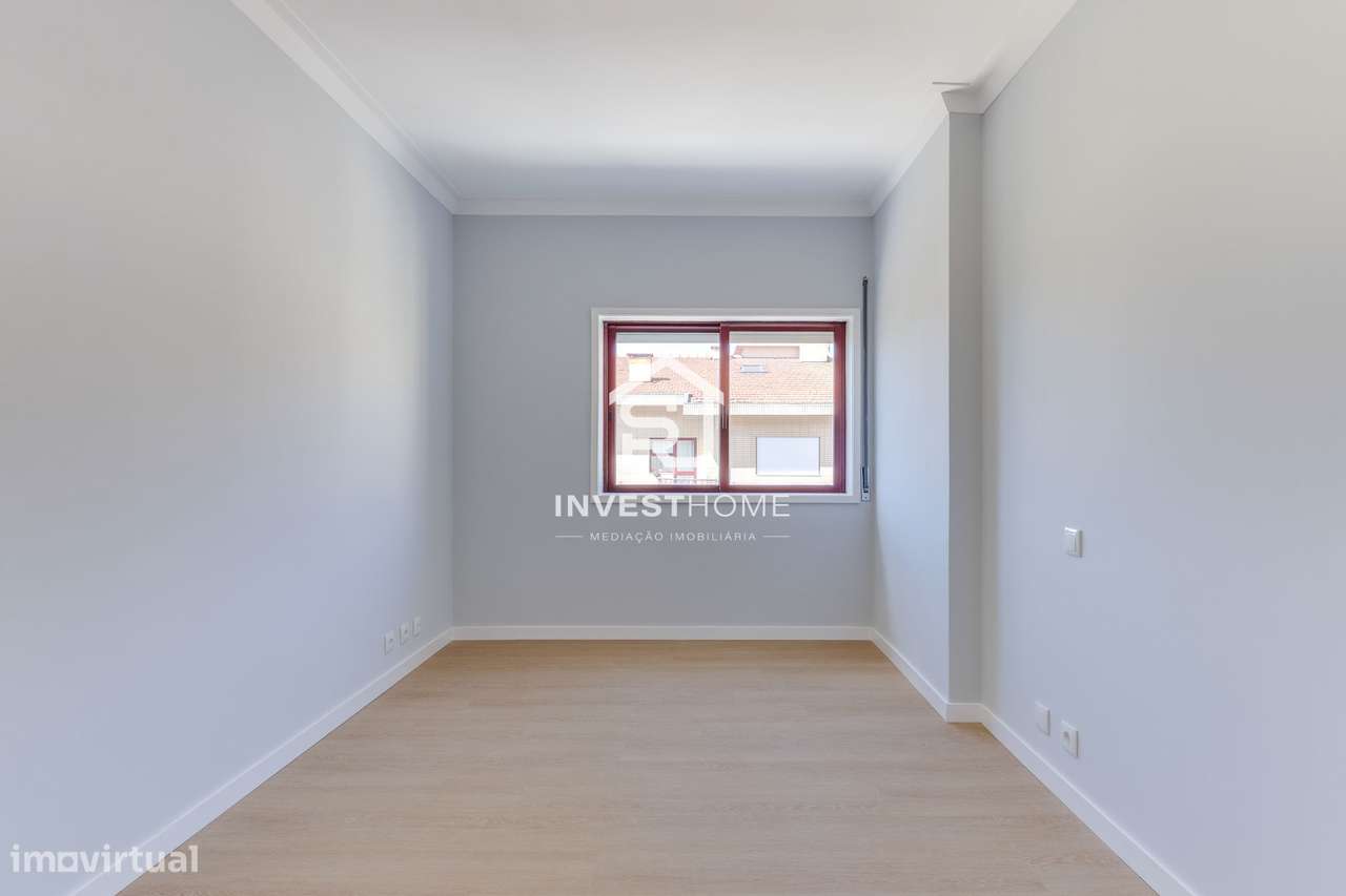 Apartamento T2+1 | Renovado | Boas Áreas | Varanda | 2 Lugares Garagem-24