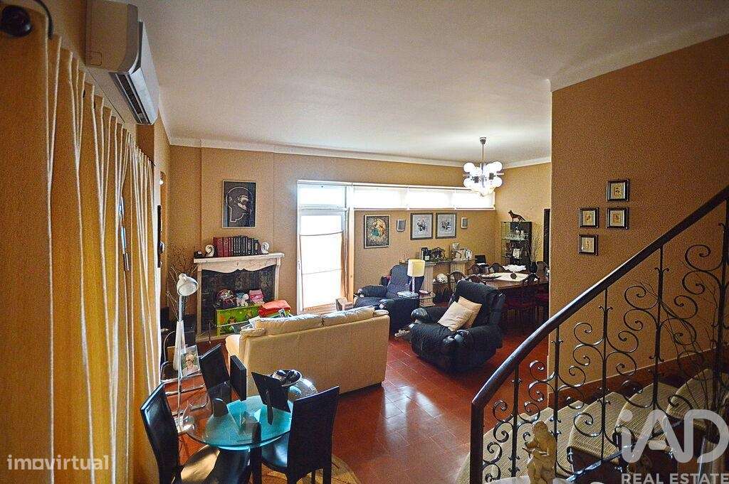 Casa / Villa T6 em Mafra de 390,00 m2 - Grande imagem: 2/12