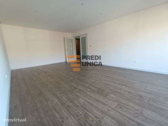 Apartamento T3 Venda em Cedofeita, Santo Ildefonso, Sé, Miragaia, São-0