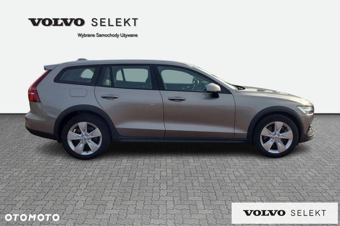 Volvo V60 Cross Country - 7