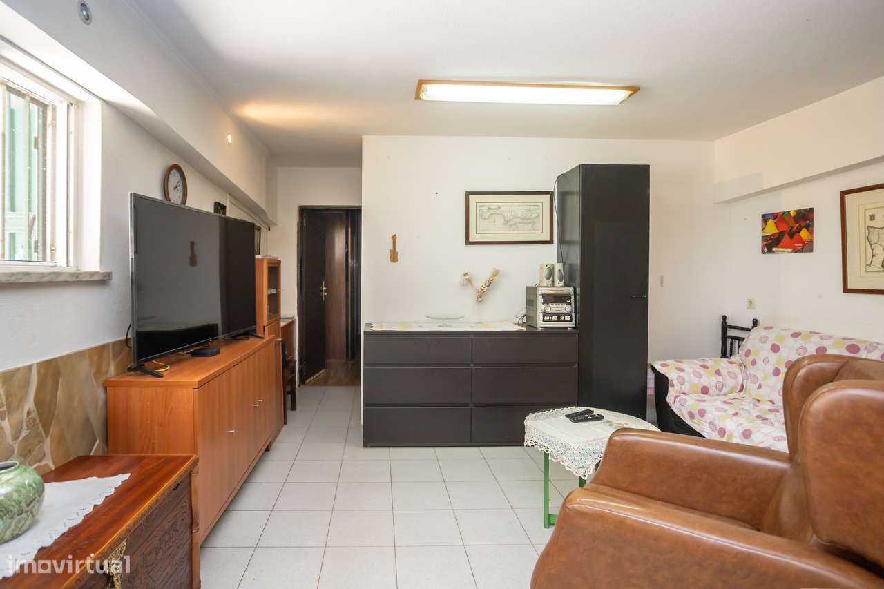 Moradia Geminada com Jardim, Cave e Garagem.-22