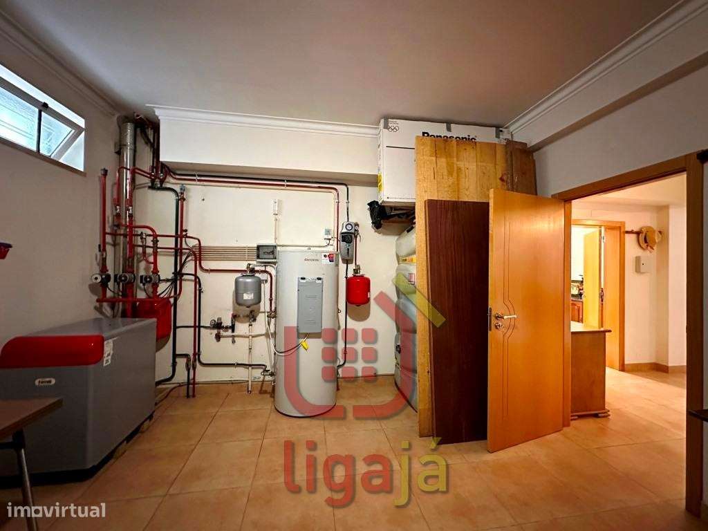 Moradia T5 de Excelência em Ourém!-46