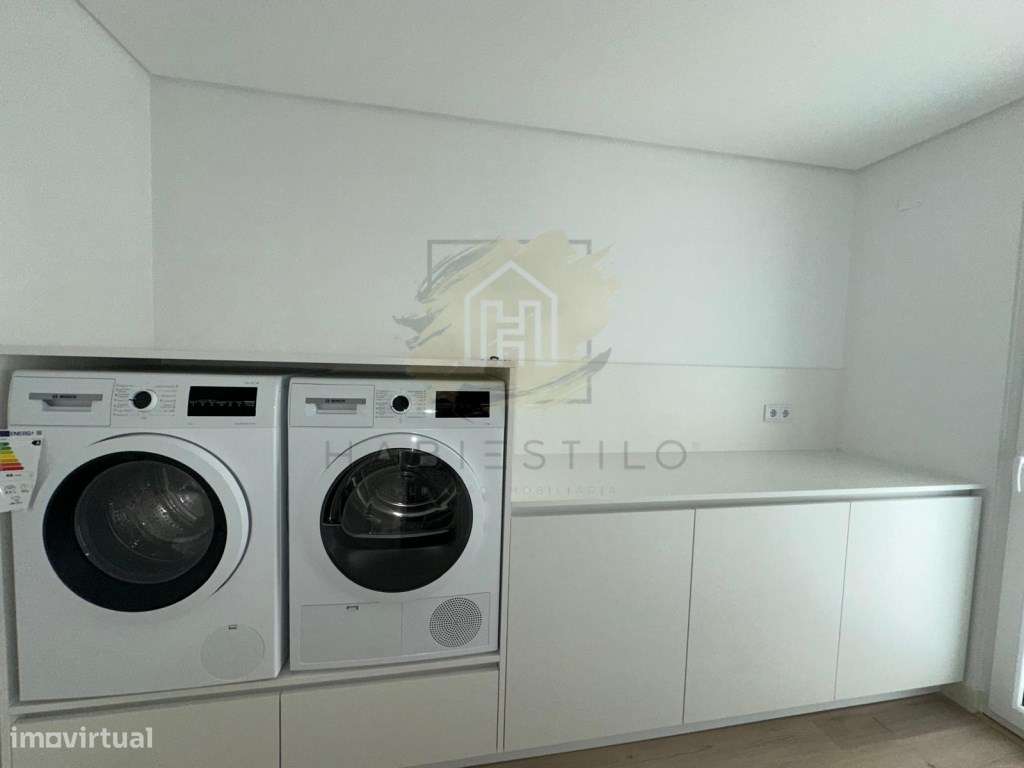 Moradia V4 com excelentes acabamentos-35