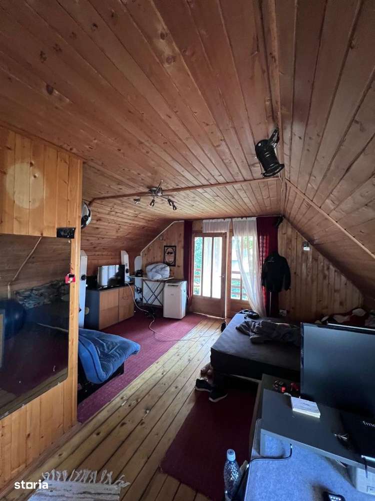 Vand casa in curte comuna in cartierul Zorilor-7