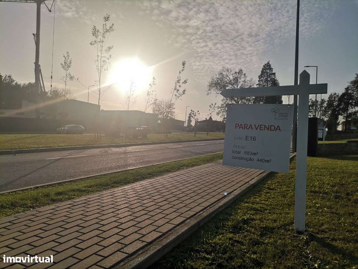 Lotes Individuais com arquiteturas variadas em Palmeira - Braga-6