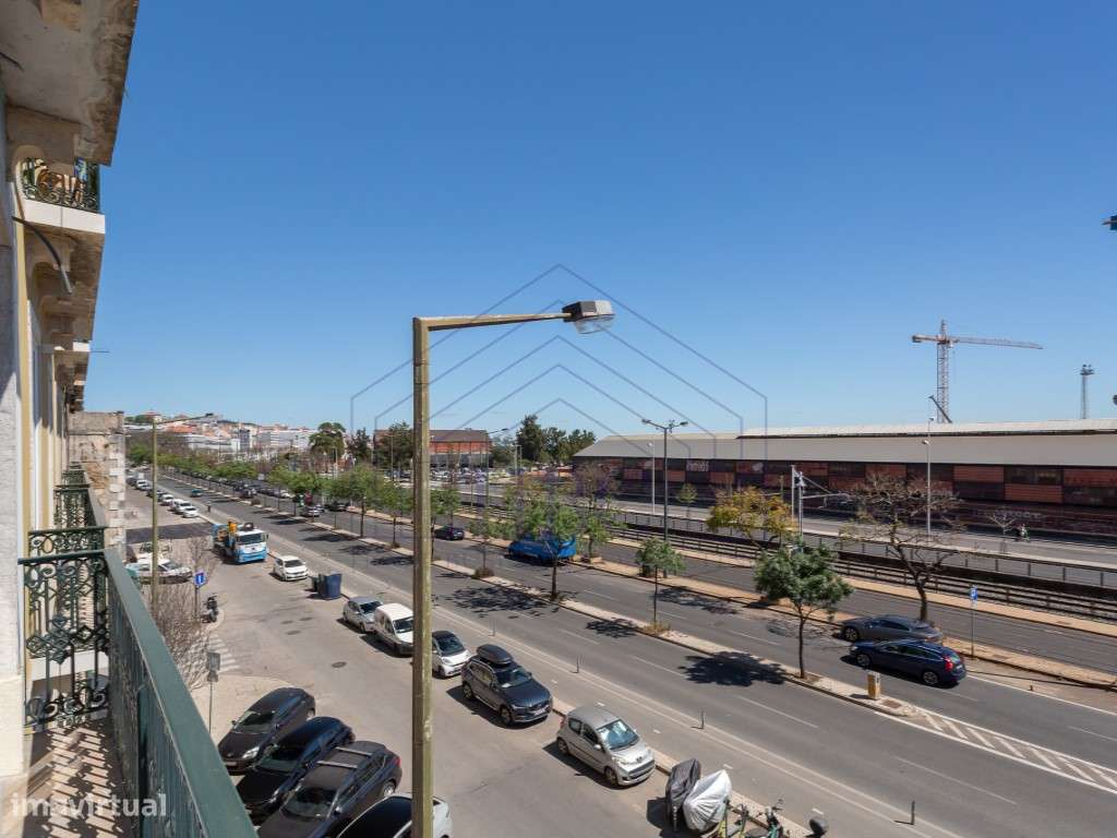 Apartamento T2 Remodelado por Arquiteto | Vista Rio Tejo | Avenida ...-37