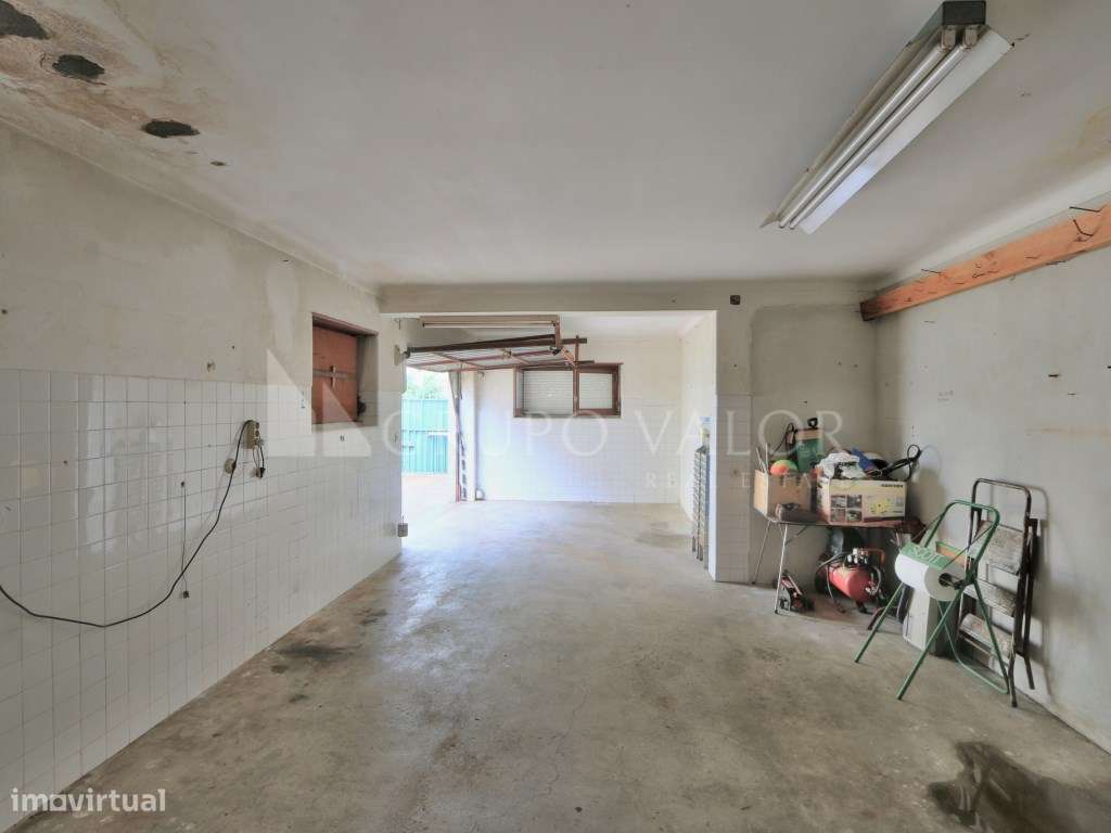 Moradia Isolada T4+2 com Garagem em Mem Martins-49