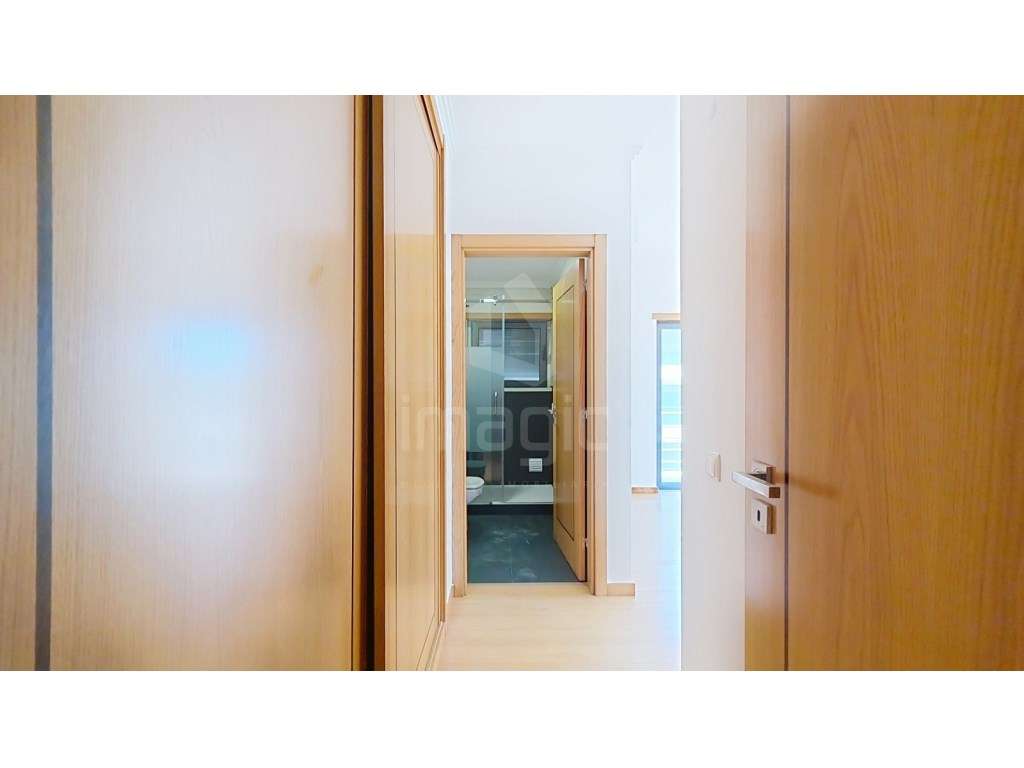 Apartamento T3 + sótão, usado, em Mafra.-21