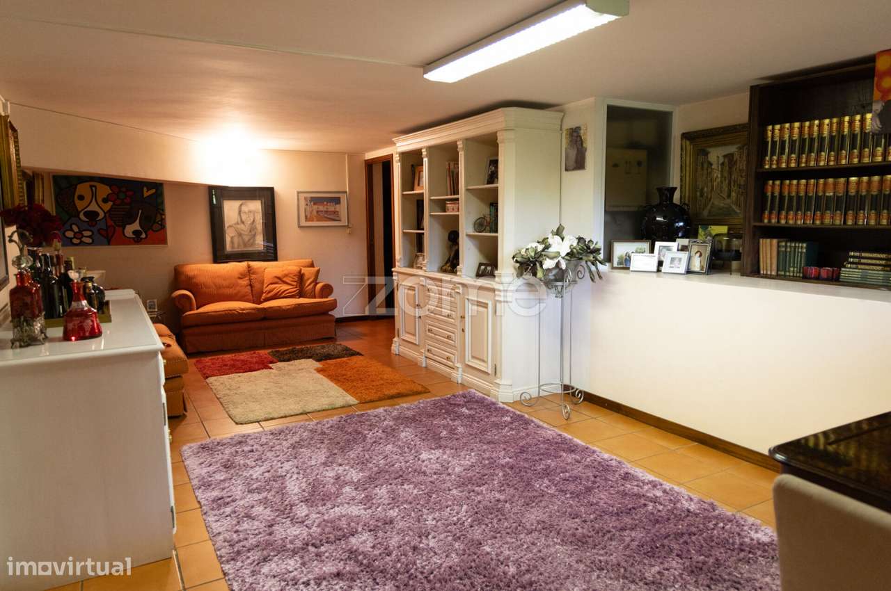 LUXUOSA MORADIA - LOCALIZAÇÃO PREMIUM NO CENTRO DE FAMALICÃO-32