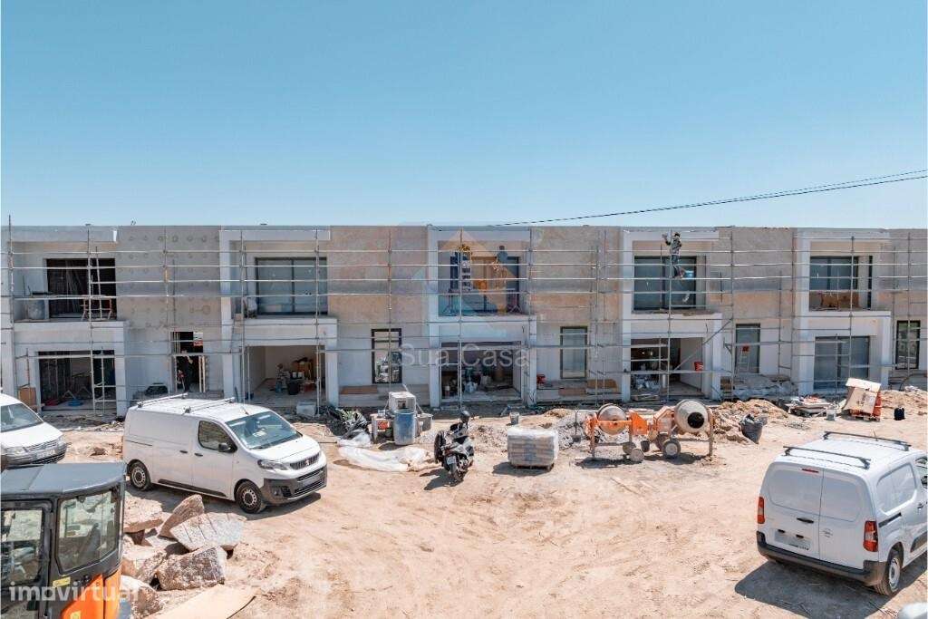 Moradia do gaveto T4 em condomínio privado no empreendimento Village-21