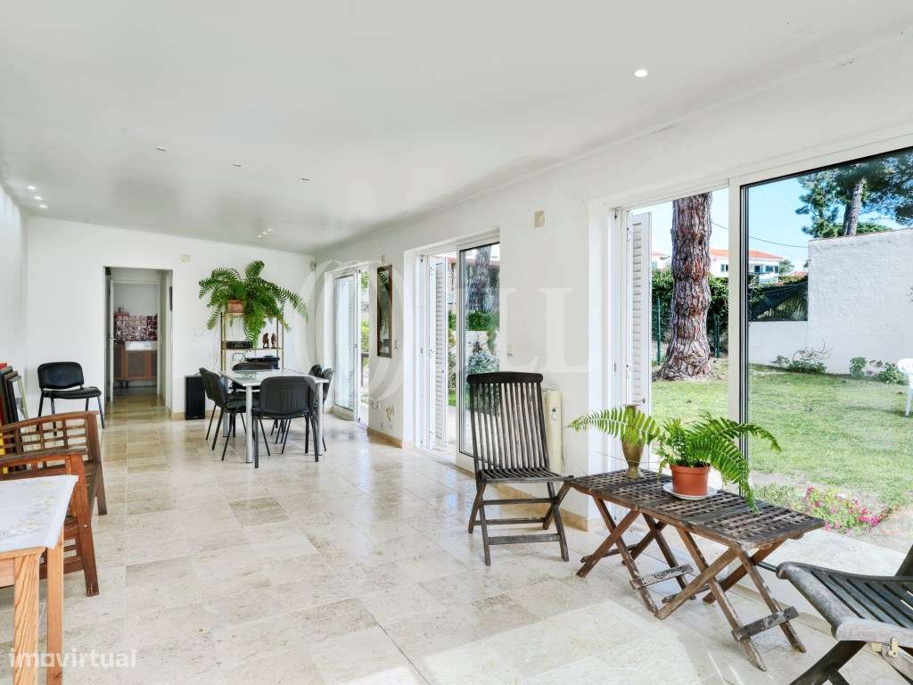 Moradia T4 com jardim no Banzão em Colares-40