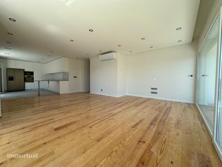 Apartamento T4 localizado em S. João do Estoril - Grande imagem: 2/45