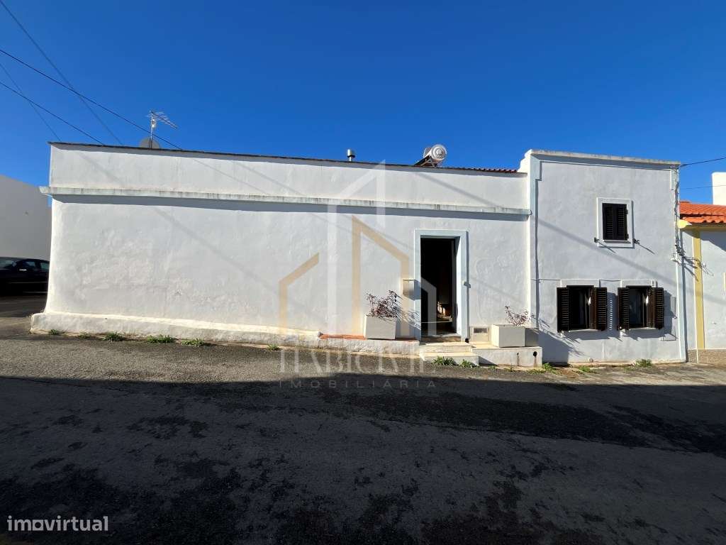 Moradia Geminada T2+1-21