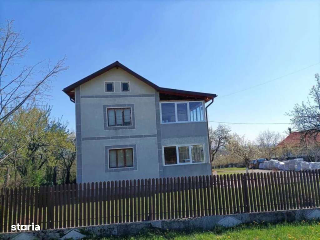 De vânzare – Casă spațioasă cu livadă, situată în Comuna Moș - Imagine principală: 4/7