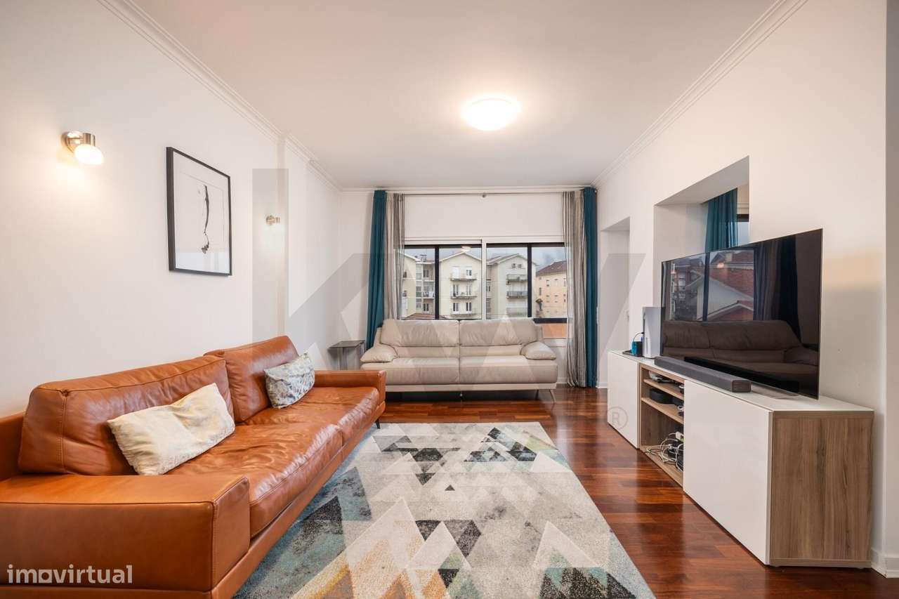 Luxuoso Apartamento T3 + Sótão (190m2) com Garagem de 63m2 em Celas, C - Grande imagem: 3/47