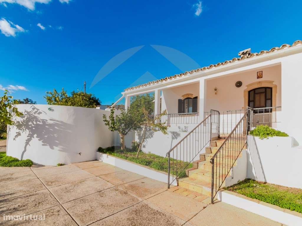Moradia Tradicional Algarvia com 3 Quartos em Querença-6